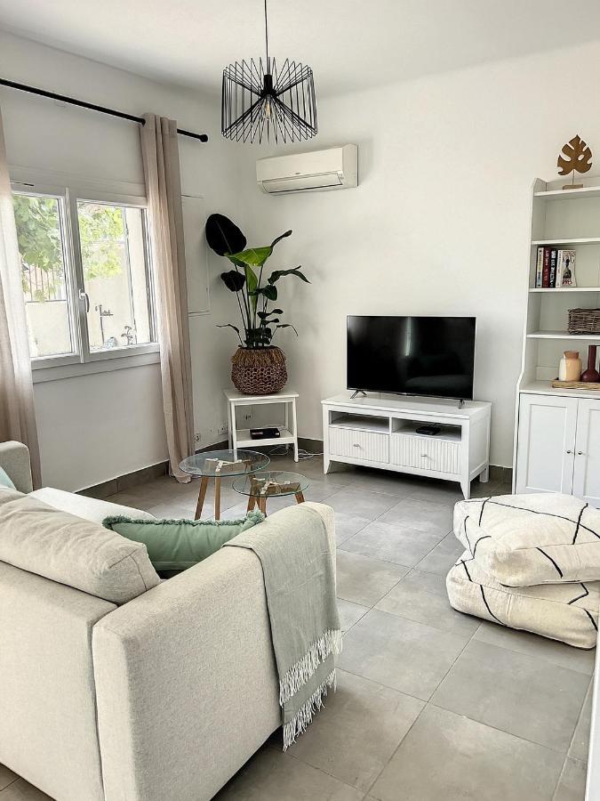 Charmante Maison De Ville Avec Jardin, Terrasse Et Terrain De Petanque فوس-سور-مير المظهر الخارجي الصورة